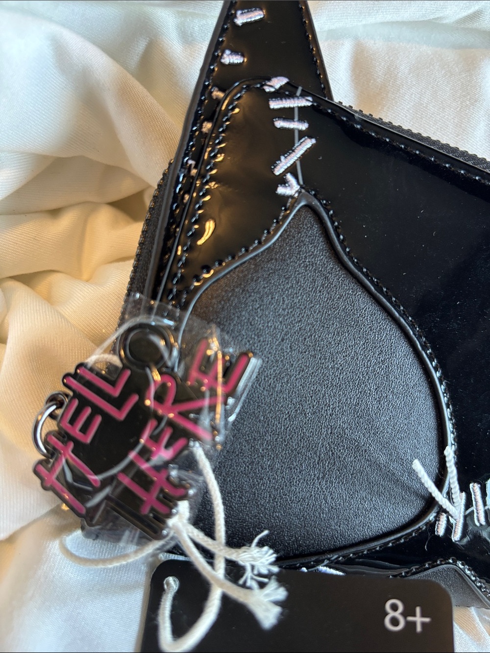 Loungefly Batman Returns carwoman leather Black Patent Cosplay Wallet NWT - Picture 7 of 11